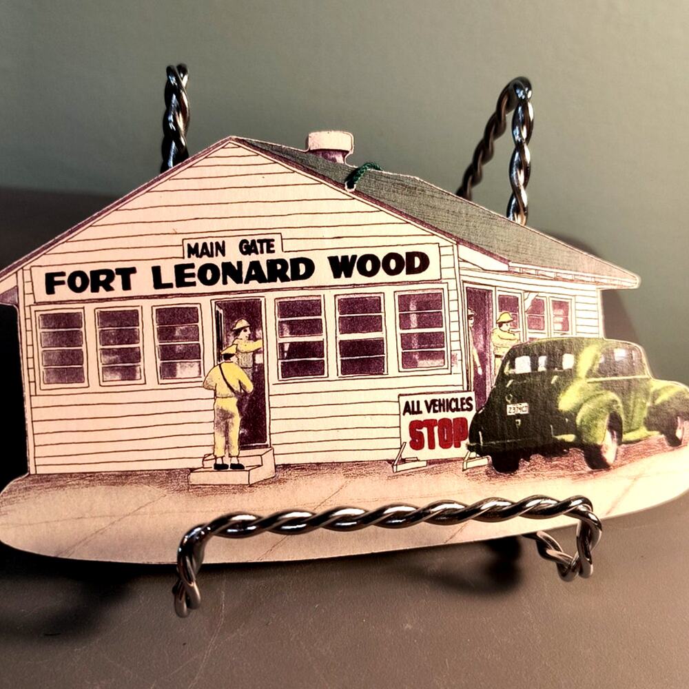 912.  Fort Leonard Wood Ornament Army Vintage